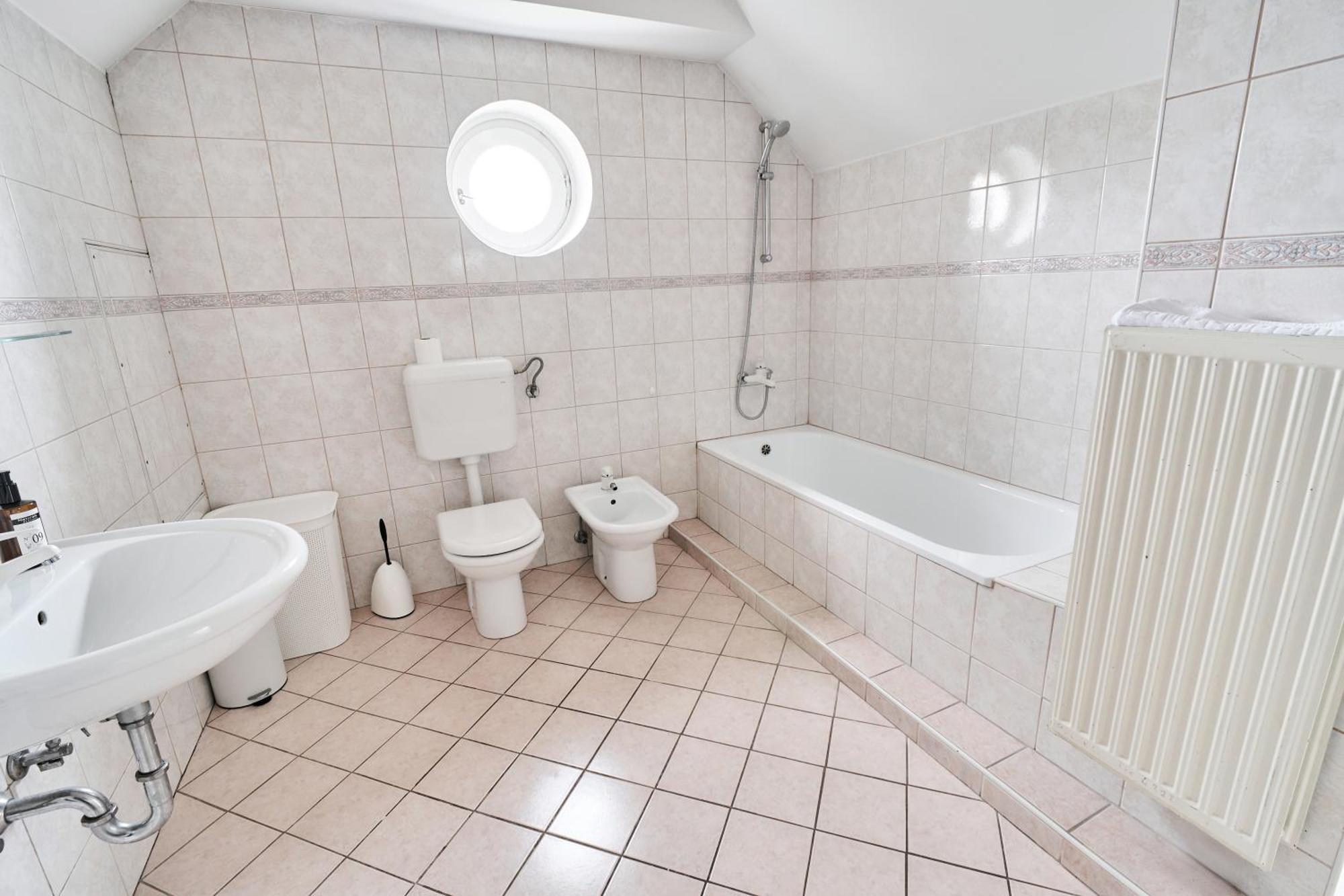 Matic Spacious Modern Apartment 卢布尔雅那 外观 照片
