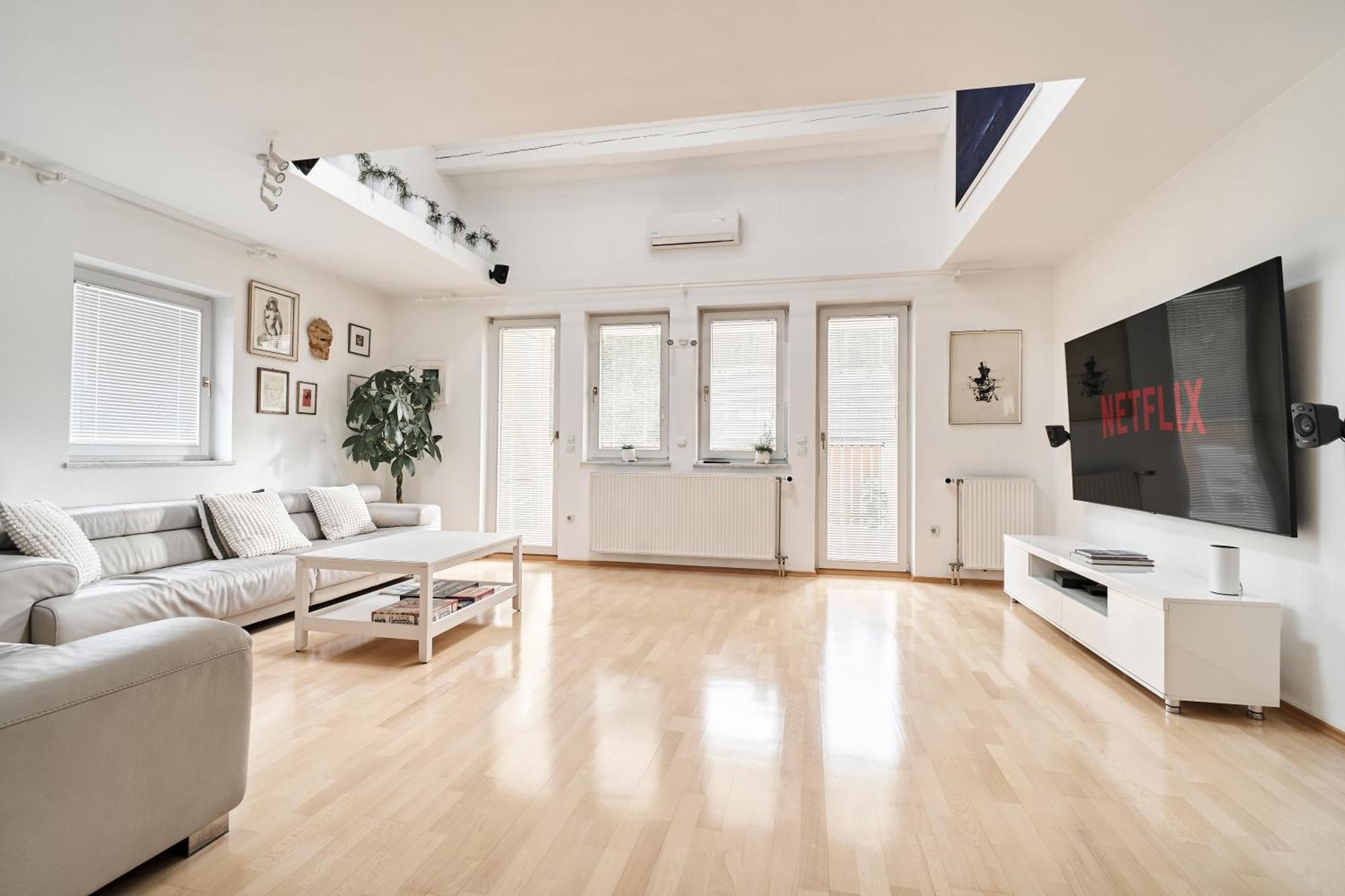 Matic Spacious Modern Apartment 卢布尔雅那 外观 照片