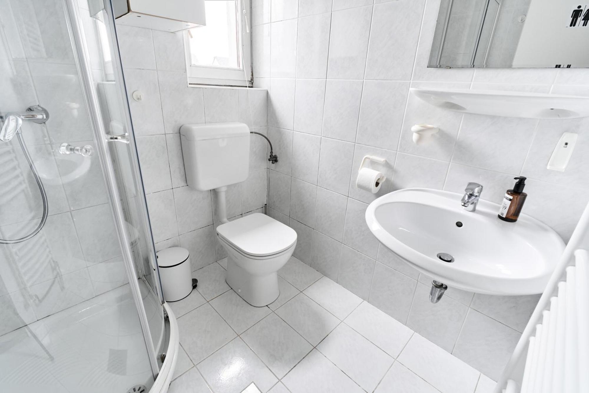 Matic Spacious Modern Apartment 卢布尔雅那 外观 照片